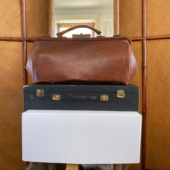 ❌SOLD❌ Vintage Brown Leather Doctors Purse - Picture 3 of 12